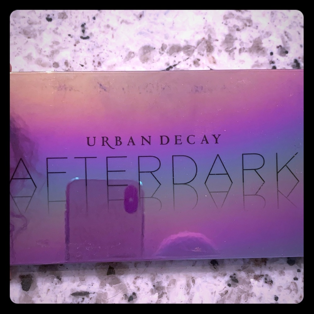 UD AFTERDARK Palette